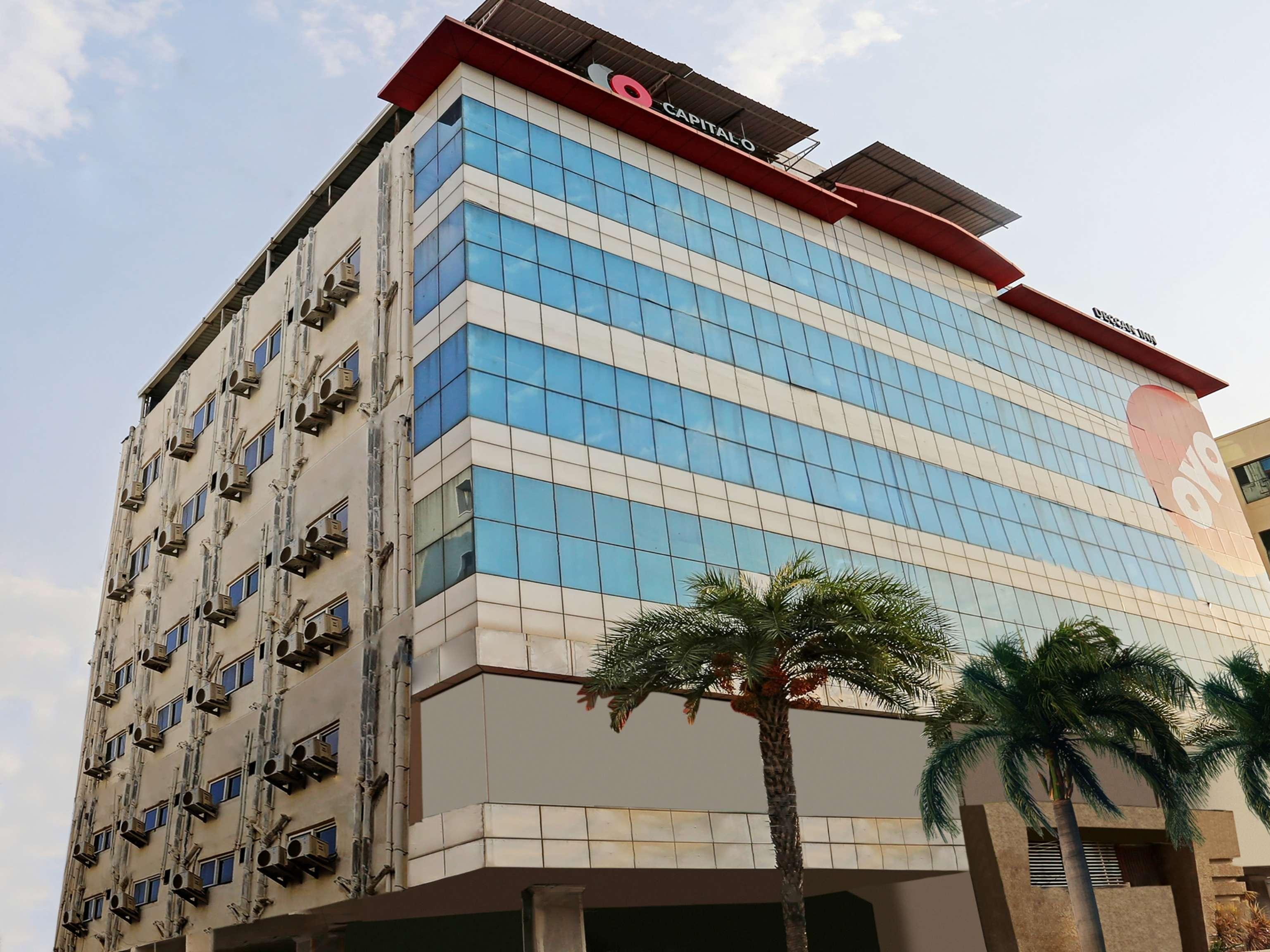 Townhouse Halcyon Deccan Inn Near Shilparamam Kondapur  Экстерьер фото